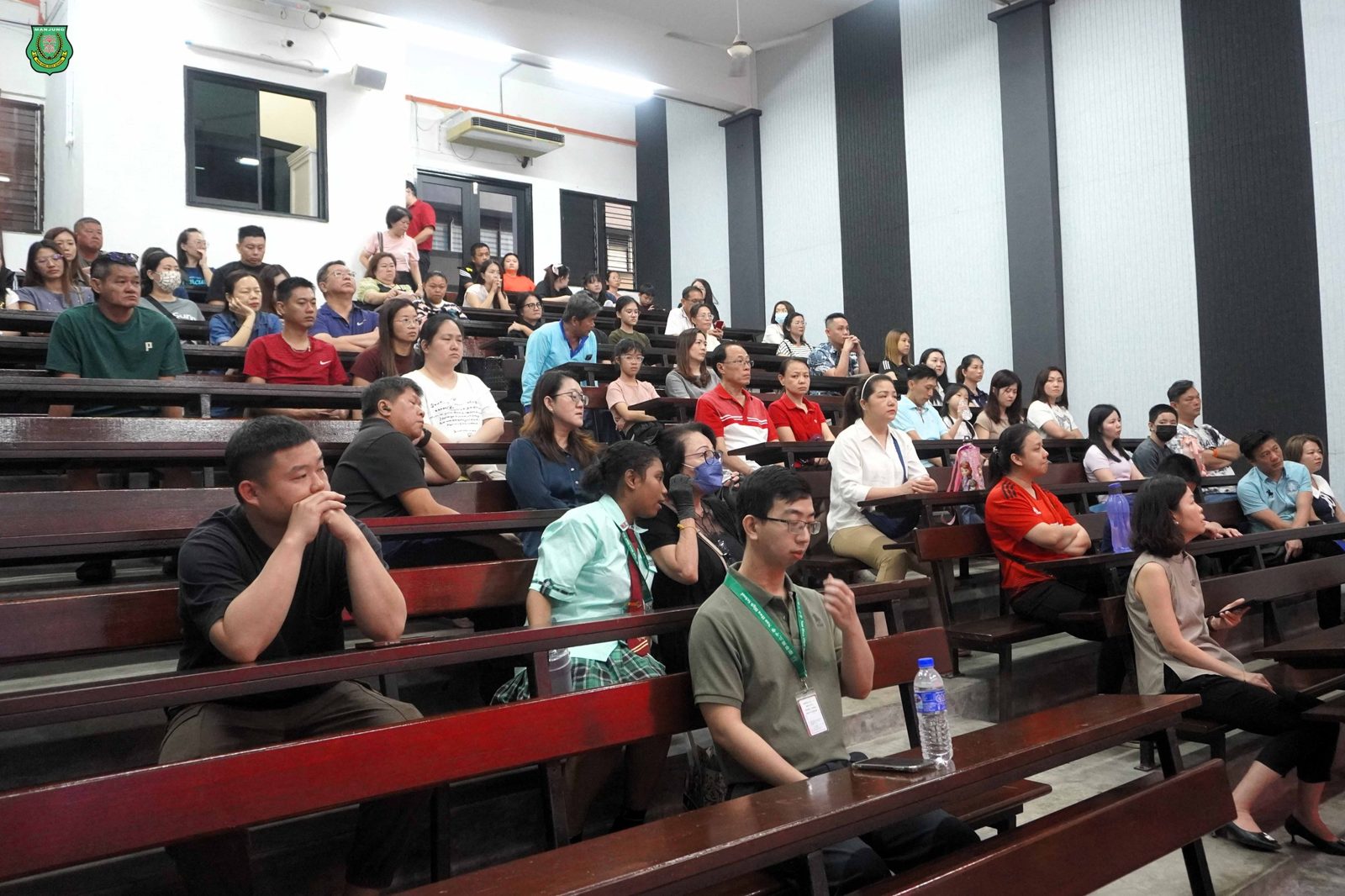 南华独中校园开放日·科学与科技、摄影与美学展成果丰硕