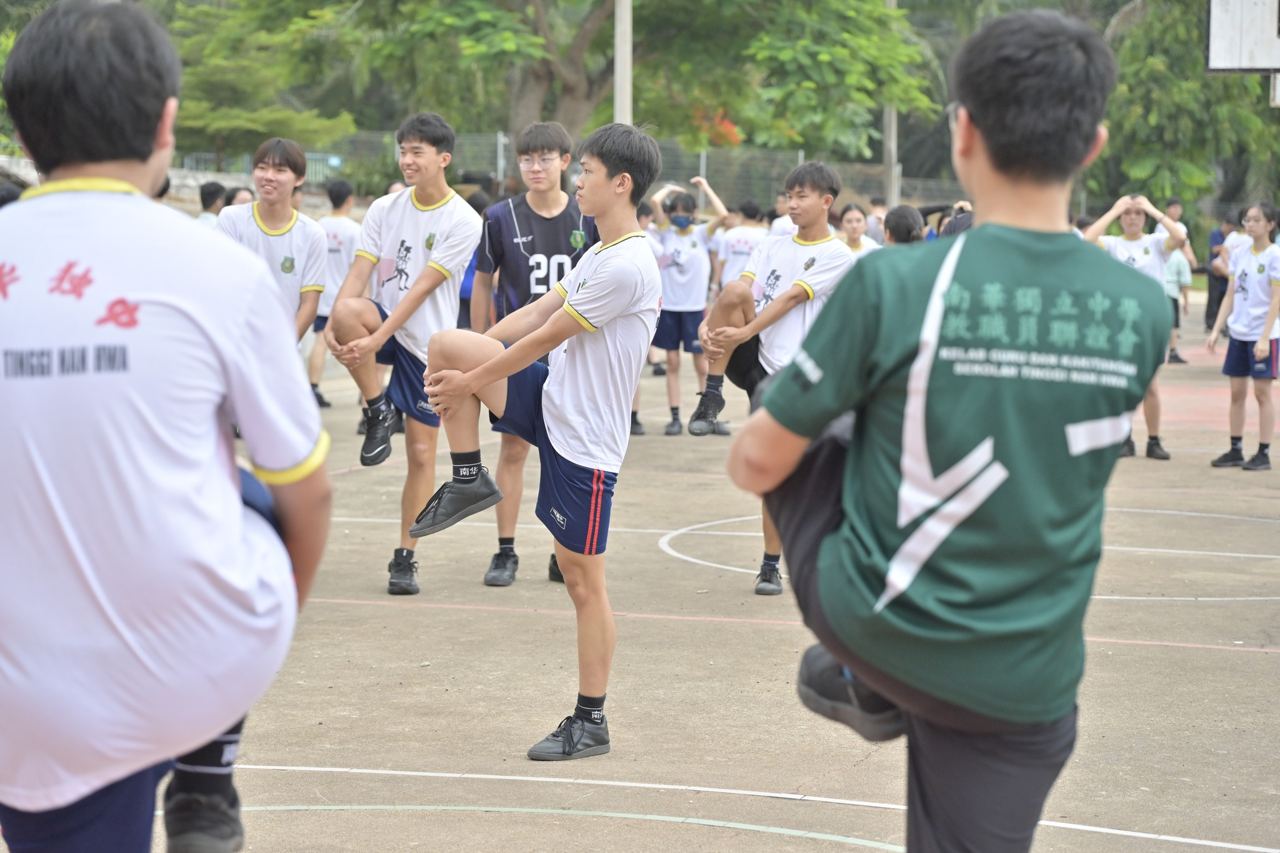 🏃♂️🏃♀️ 热身赛全开!南华色队得分战已经打响!师生齐心,势如破竹!